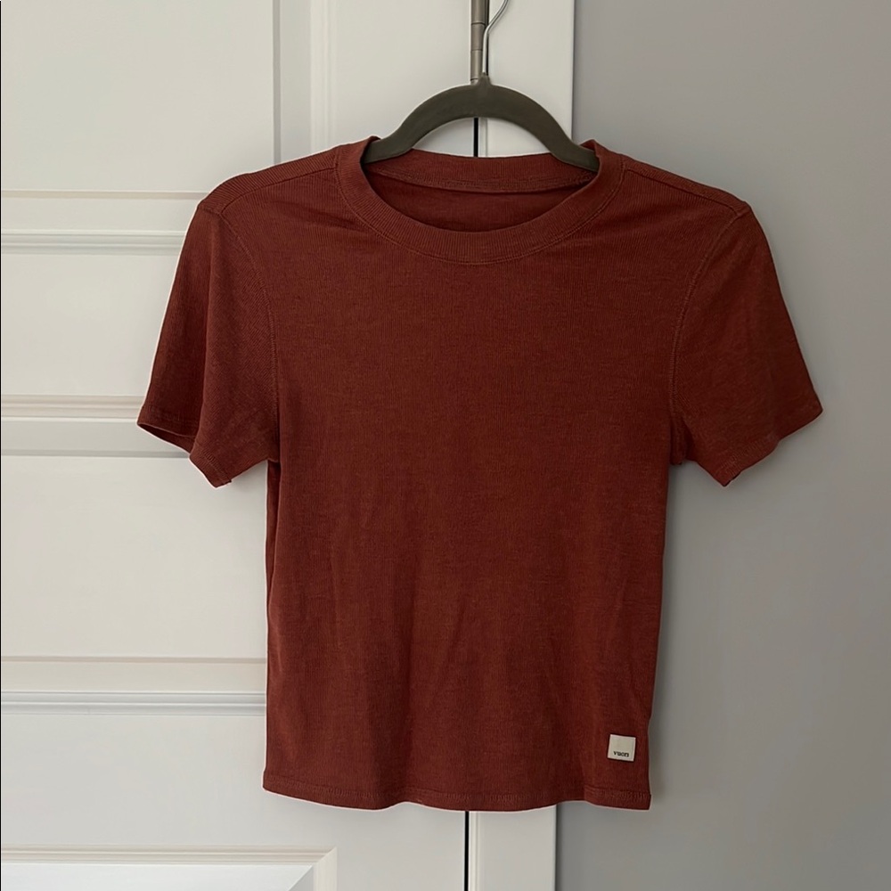Vuori Mudra Fitted Women’s Tee S Rose